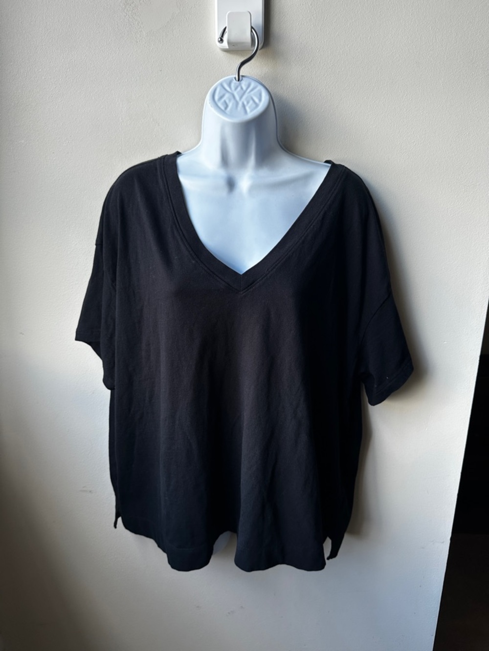 Old Navy Black Vintage Cotton V-Neck
 Short Sleeve Tee Plus Size, XXL - Picture 3 of 10